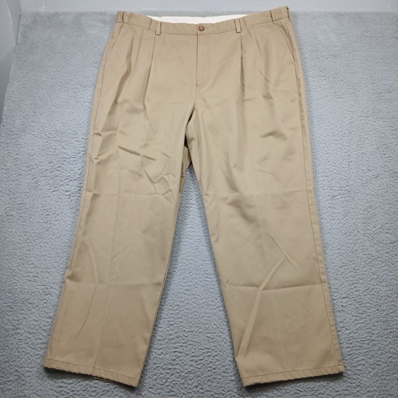 LL Bean Comfort Waist Pants Men 44x32 Khaki 100% Cotton Pleated Chino - Picture 2 of 7